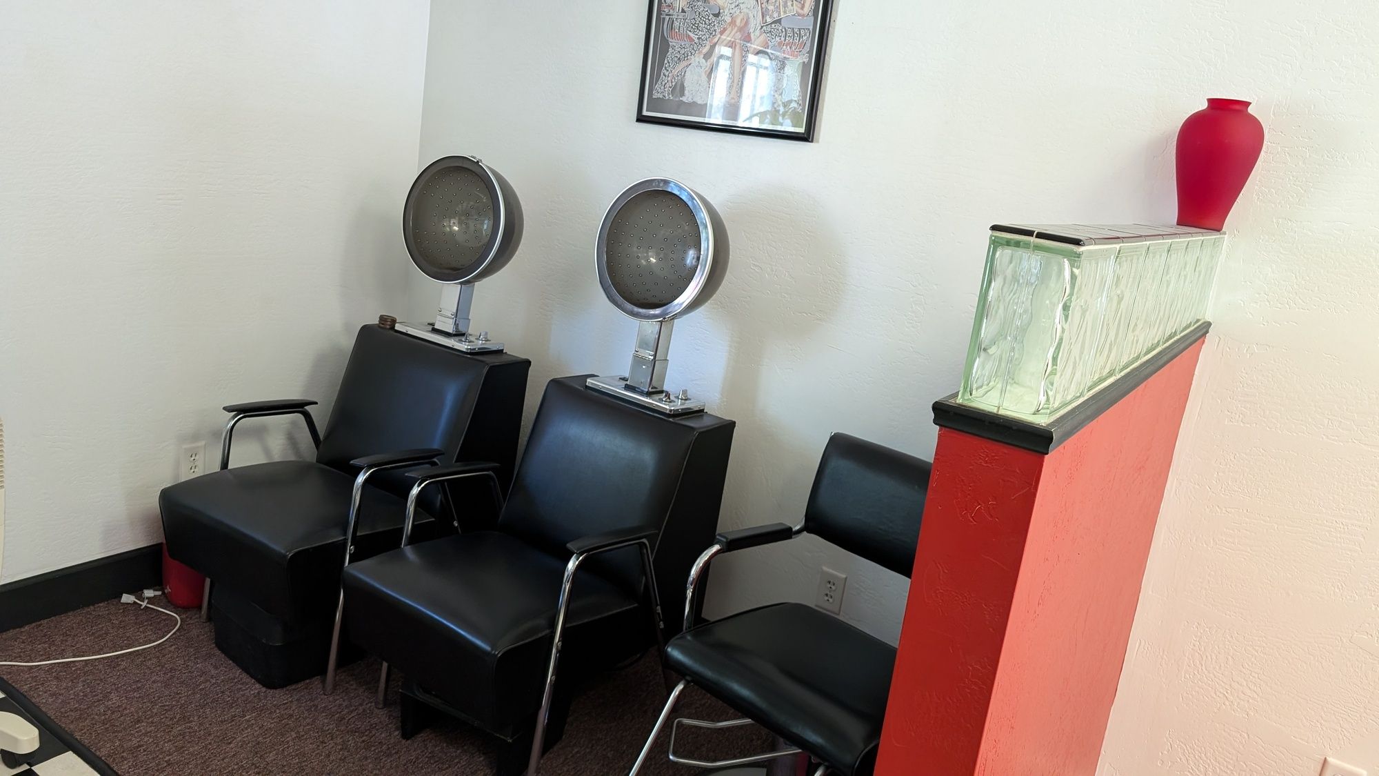 Fully Built-Out Salon Suite